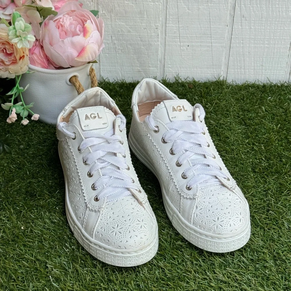 AGL Sade Spring White Flower Cut Out Sneaker $425 size 35.5 US 5.5 leather